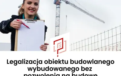 Kobieta z notatkami i długopisem na budowie. Pomoc w legalizacji obiektu budowlanego wybudowanego bez pozwolenia na budowę.