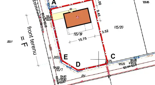Plan sytuacyjny z zaznaczonym budynkiem i granicami działki, kluczowy dla decyzja o warunkach zabudowy i zagospodarowania terenu.